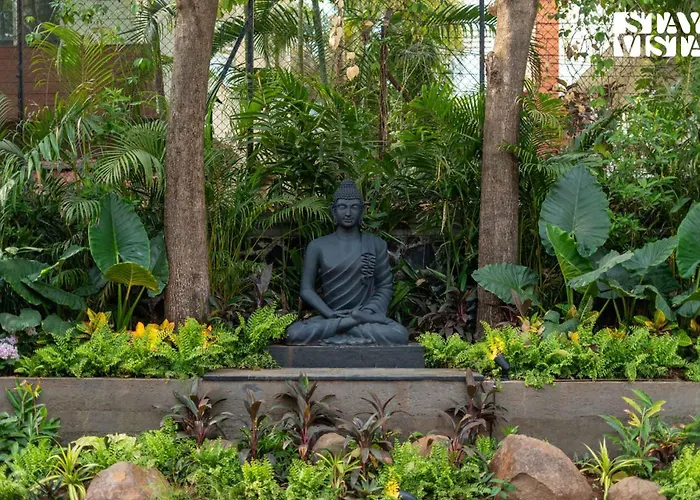 Stayvista'S House Of J - Embrace Leisure With Lawn, Pool, And Gazebo Lonavala